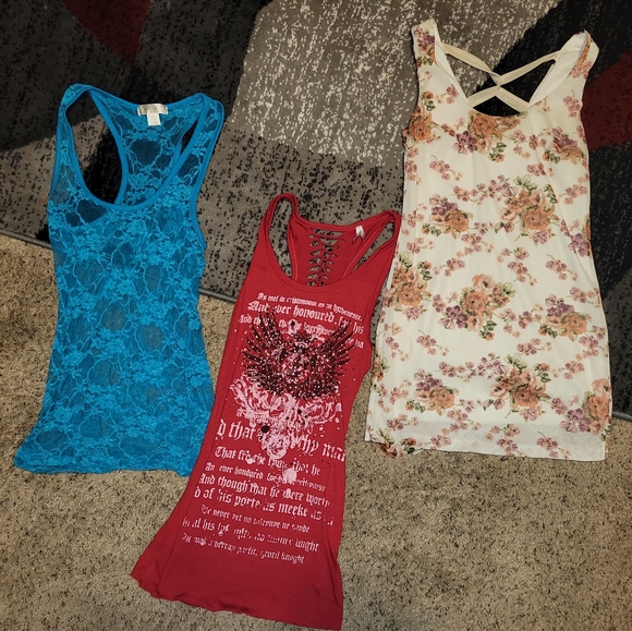 Shirt bundle - Picture 2 of 13